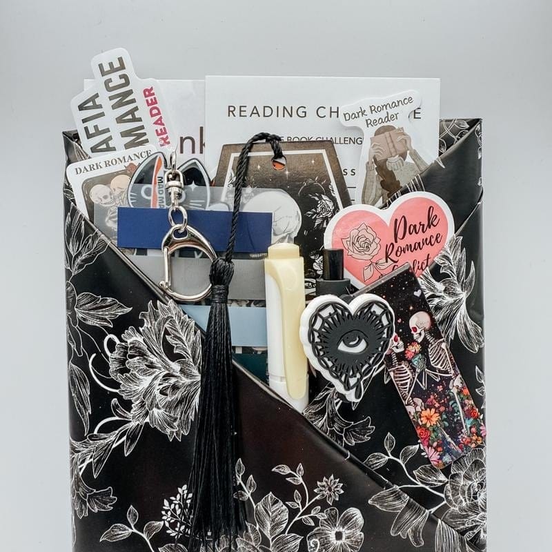 Cilifer®🖤📚Gothic Blind Date with a Book