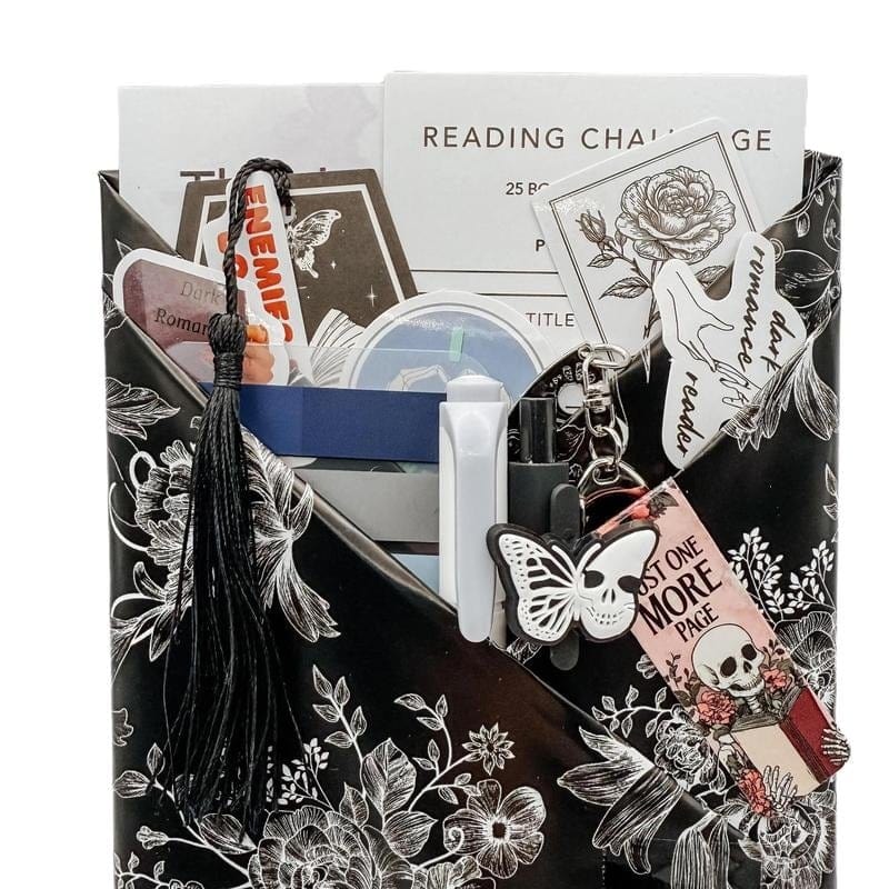 Cilifer®🖤📚Gothic Blind Date with a Book