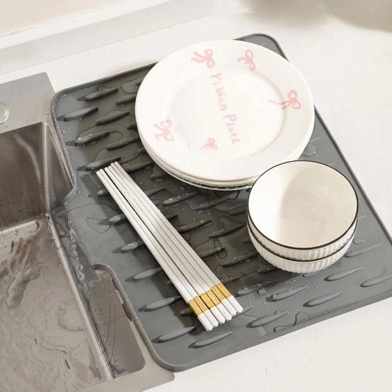 CZTICLE®💥No-Spill Silicone Worktop Saver – Heat-Resistant & Non-Slip Mat for Drip-Free Drying💥
