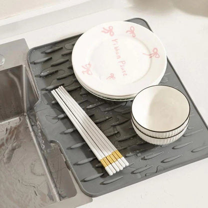 CZTICLE®💥No-Spill Silicone Worktop Saver – Heat-Resistant & Non-Slip Mat for Drip-Free Drying💥