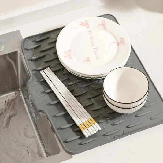 CZTICLE®💥No-Spill Silicone Worktop Saver – Heat-Resistant & Non-Slip Mat for Drip-Free Drying💥